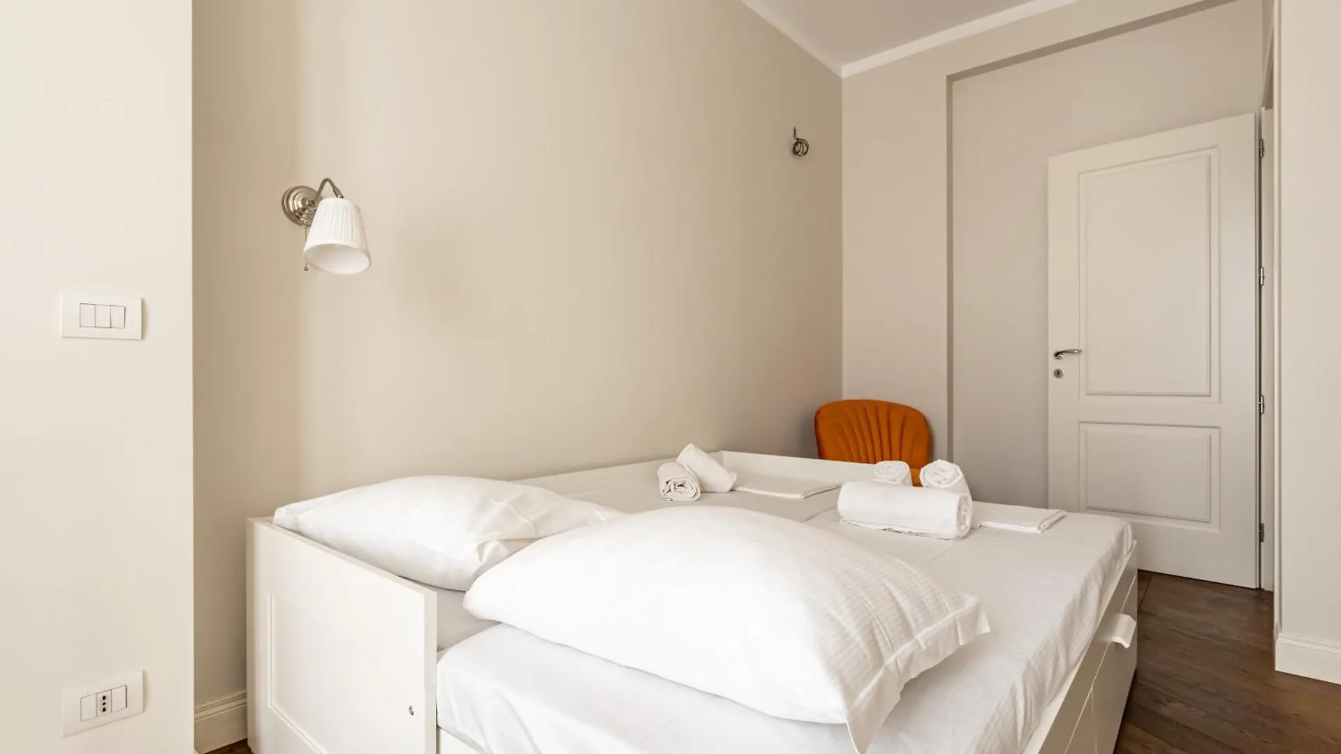 Citta Studi Elegant Huge Apartment Milan